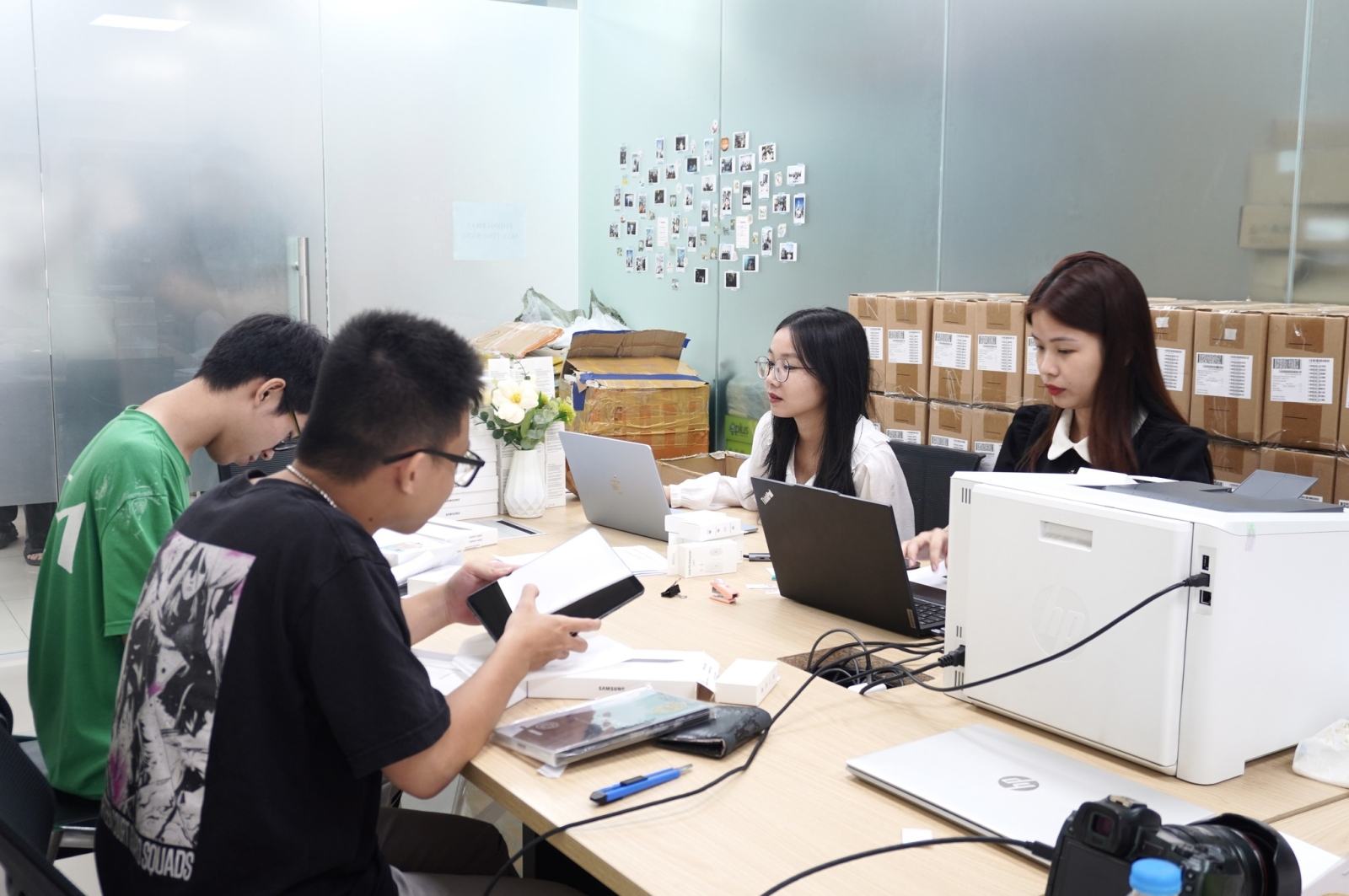 PTIT provides Tablets for High-Quality Program Students