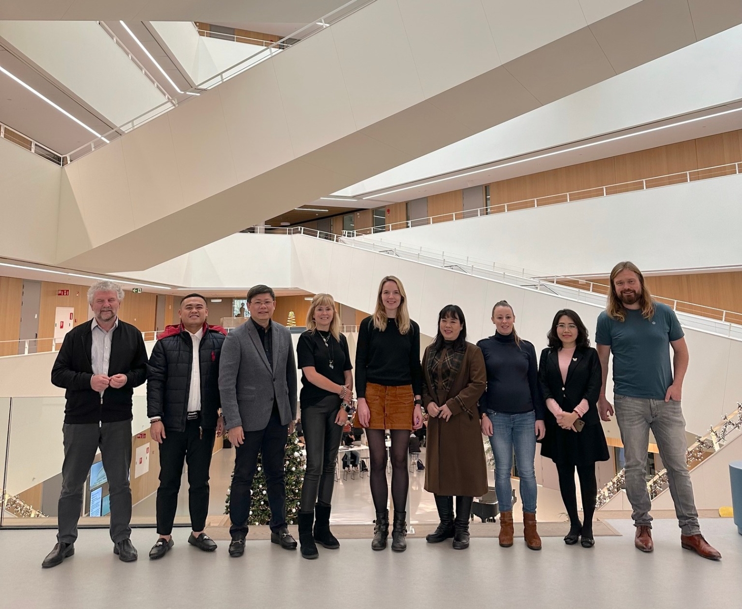 The working session between Posts and Telecommunications Institute of Technology and the XR research team (HITLab) of Howest University of Applied Sciences and Ghent University